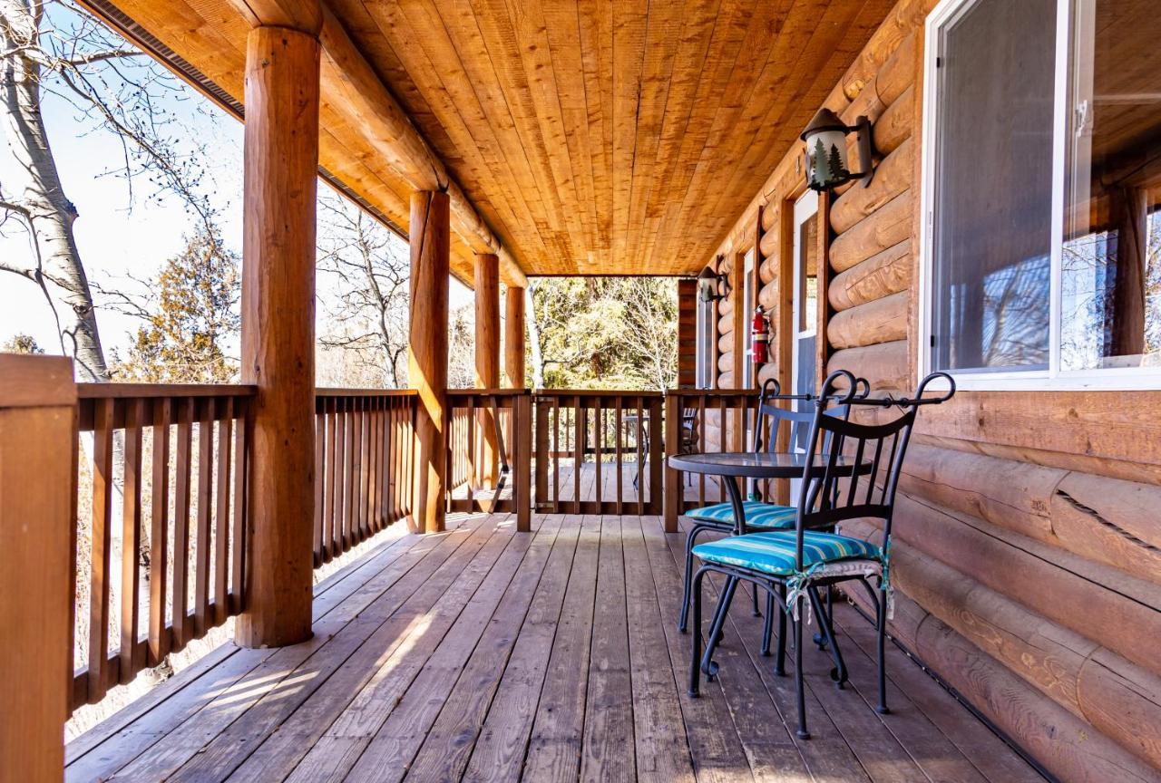 Half Moon Lake Lodge باينديل المظهر الخارجي الصورة